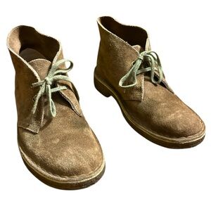 Clark’s desert boots tan suede women’s size 6